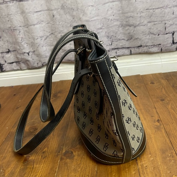 Dooney & Bourke Classic Vintage Retro Cabriolet Bucket Bag canvas and leather - Picture 3 of 12